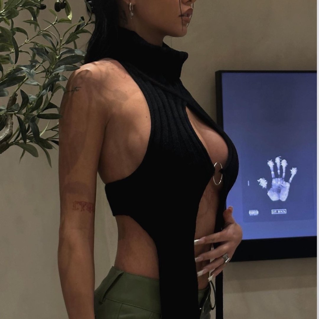 Black Ring Top